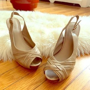 Aldo peep toe nude heel